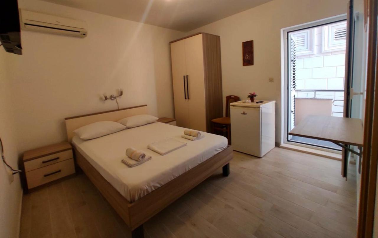 Apartments Dragica Milna  Ngoại thất bức ảnh