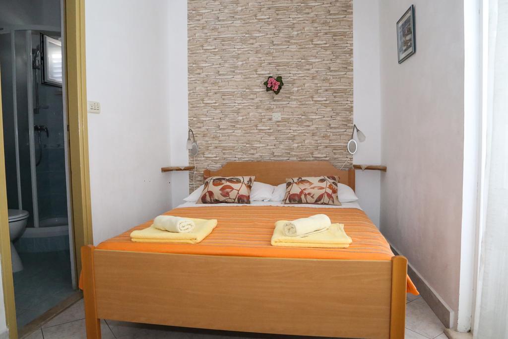 Apartments Dragica Milna  Ngoại thất bức ảnh