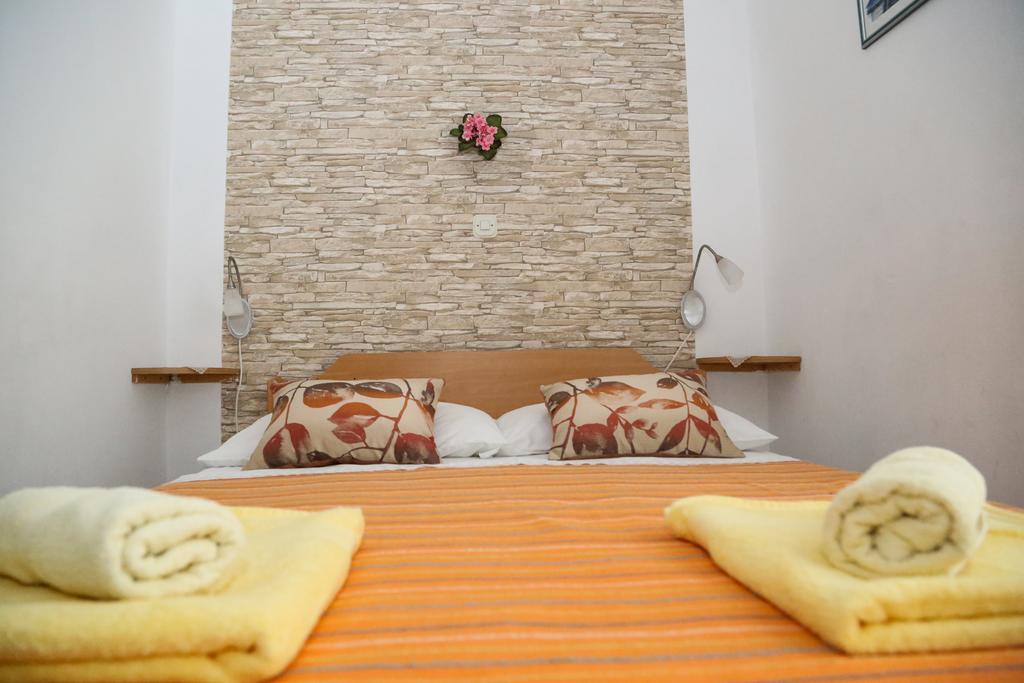Apartments Dragica Milna  Ngoại thất bức ảnh