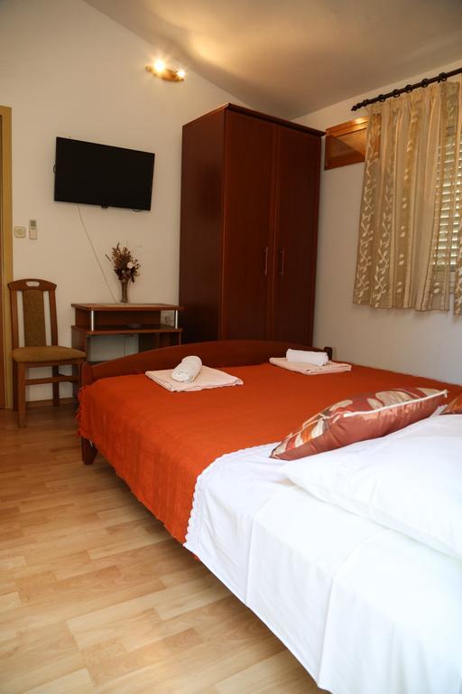 Apartments Dragica Milna  Ngoại thất bức ảnh