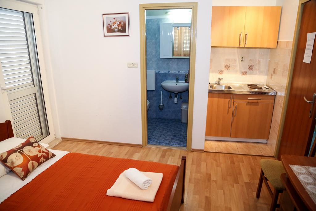 Apartments Dragica Milna  Ngoại thất bức ảnh