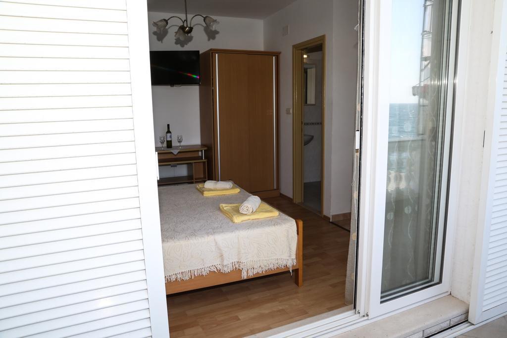 Apartments Dragica Milna  Ngoại thất bức ảnh