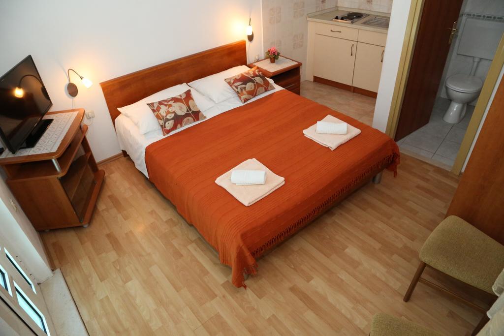 Apartments Dragica Milna  Ngoại thất bức ảnh