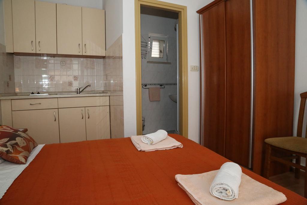 Apartments Dragica Milna  Ngoại thất bức ảnh