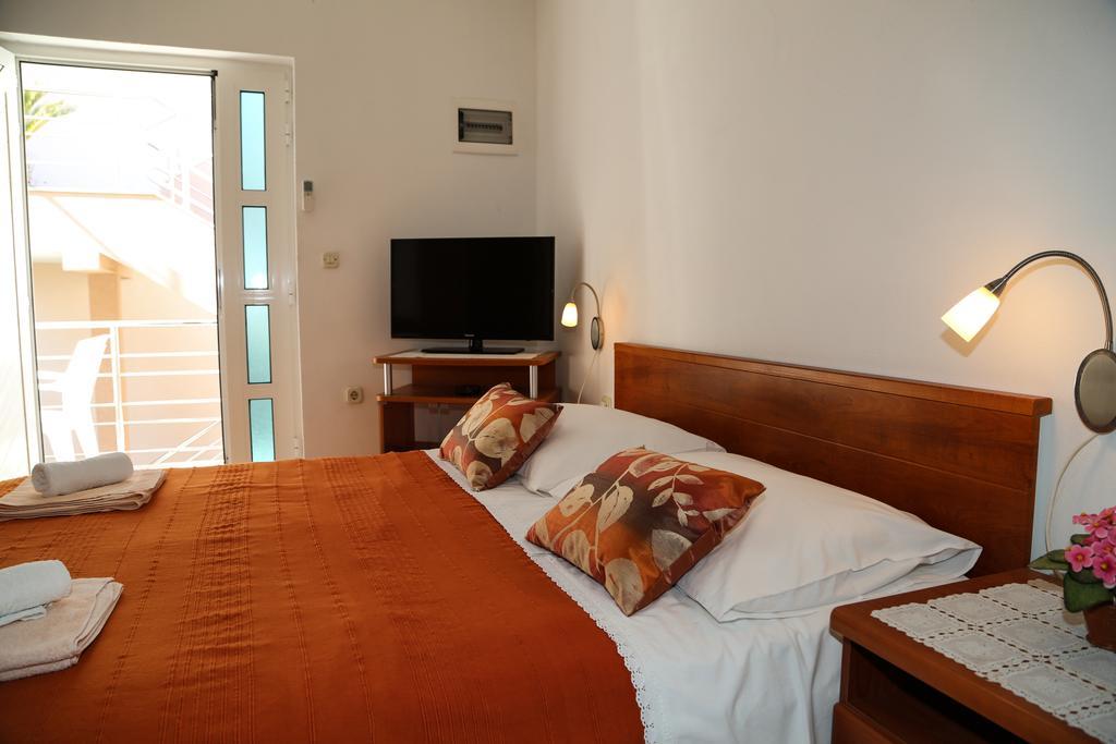 Apartments Dragica Milna  Ngoại thất bức ảnh