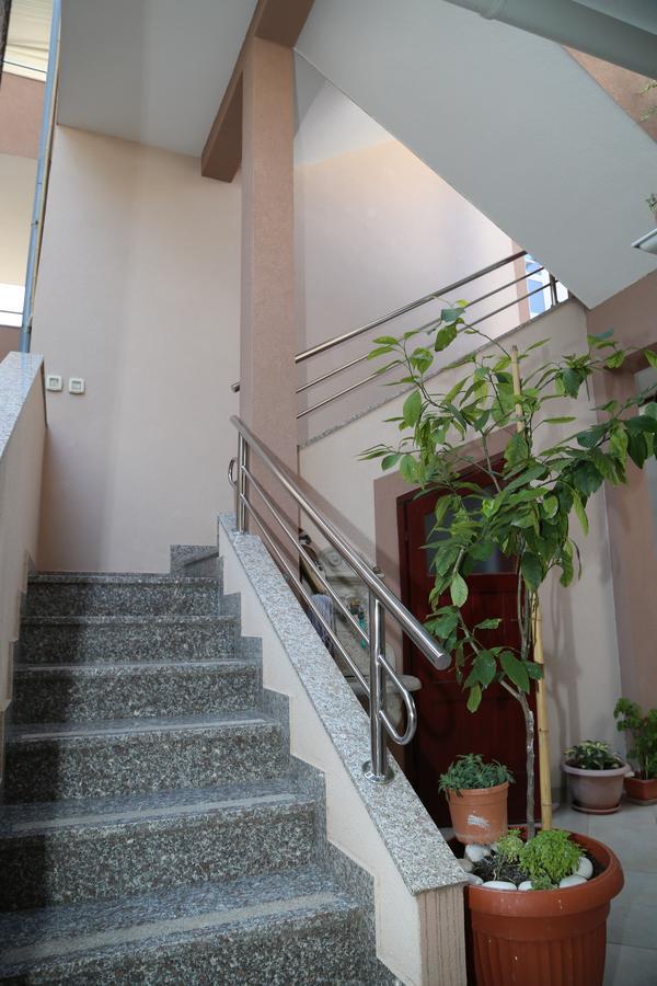 Apartments Dragica Milna  Ngoại thất bức ảnh